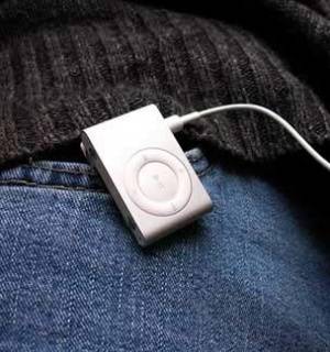 فروش ویژه ipod shuffle با باتری لیتیوم بسیار عالی به تعداد محدود