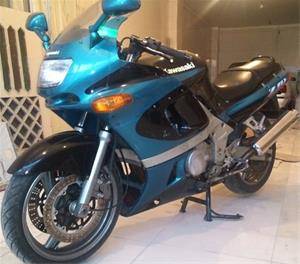 فروش موتورسنگین kawasaki ZZ-R 400