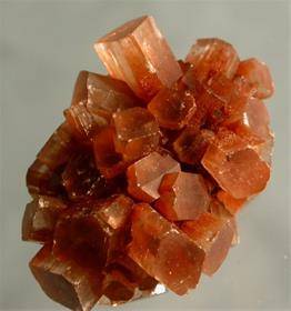 آراگونیت  ........  Aragonite