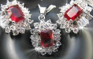 نیم ست گوشواره و گردنبند روبی ruby