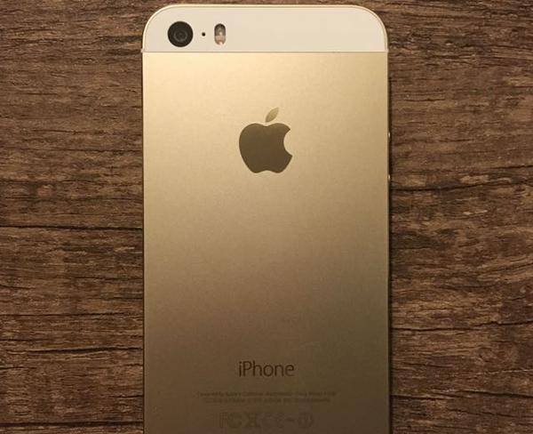 iPhone 5s در حد آکبند