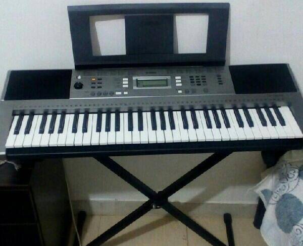 Keyboard Yamaha PSR E353