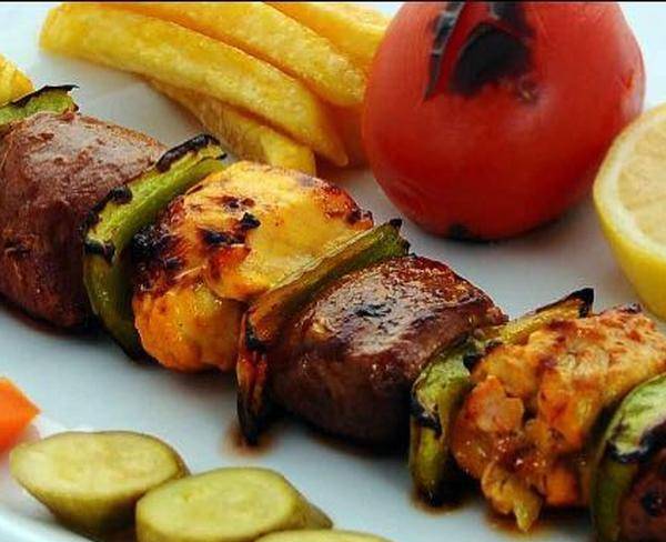 تهیه و توزیع غذا