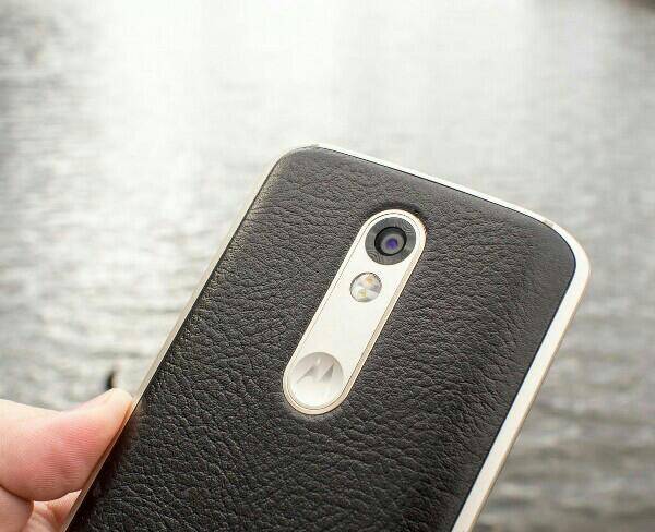 Droid turbo 2 در حد آک