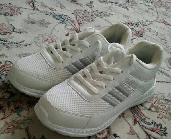 کتانی Adidas سایز ۴۲