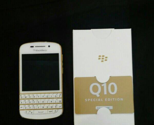 BlackBerry Q10 Goldبلک بری اصل
