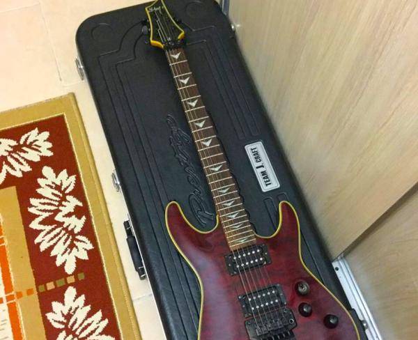 فروش گیتار schecter omen